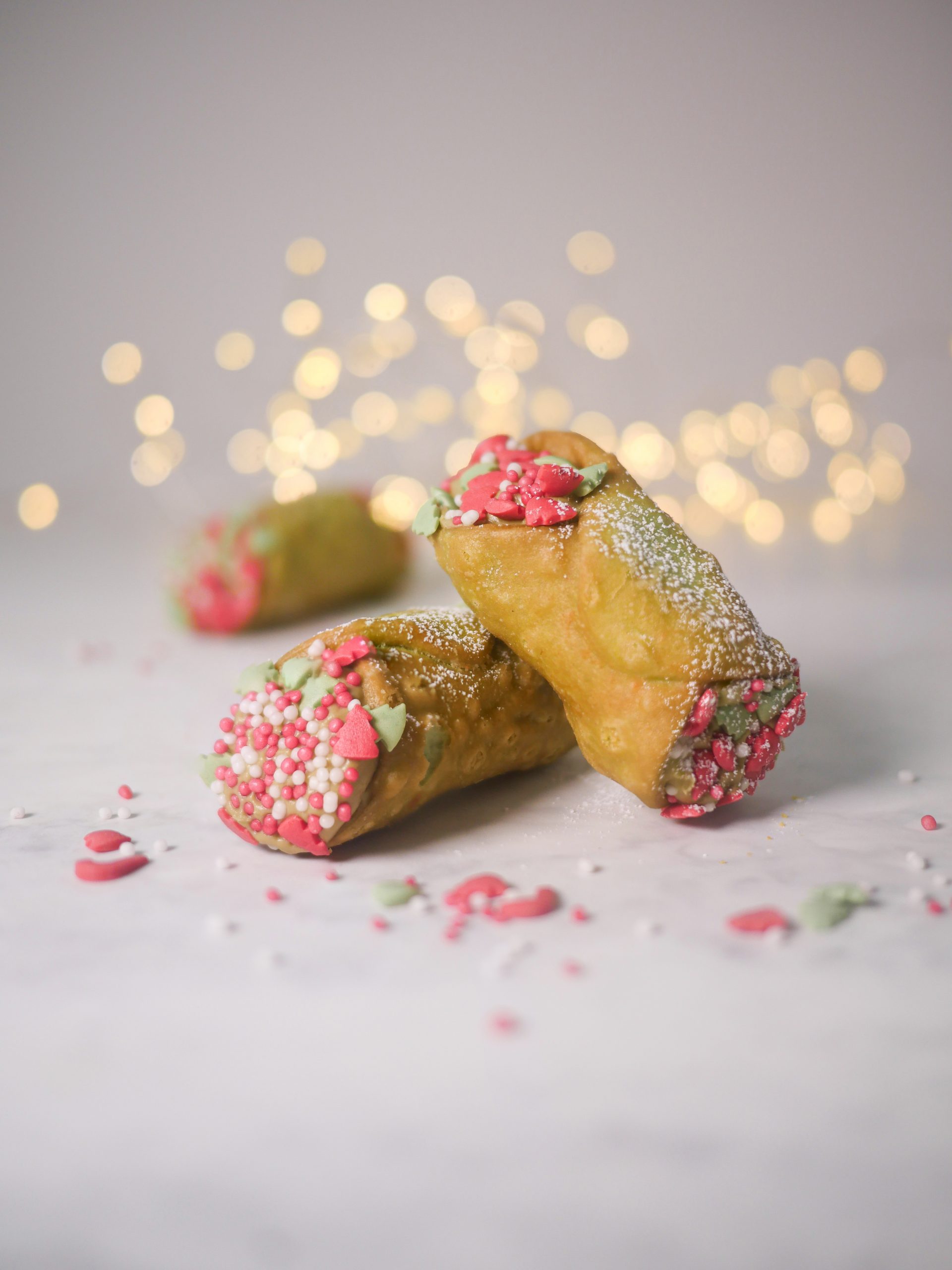 Code 4002 - Festive Sicilian Pistachio and Dark Chocolate Chips Cannolo